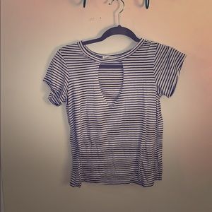 Striped t-shirt with keyhole